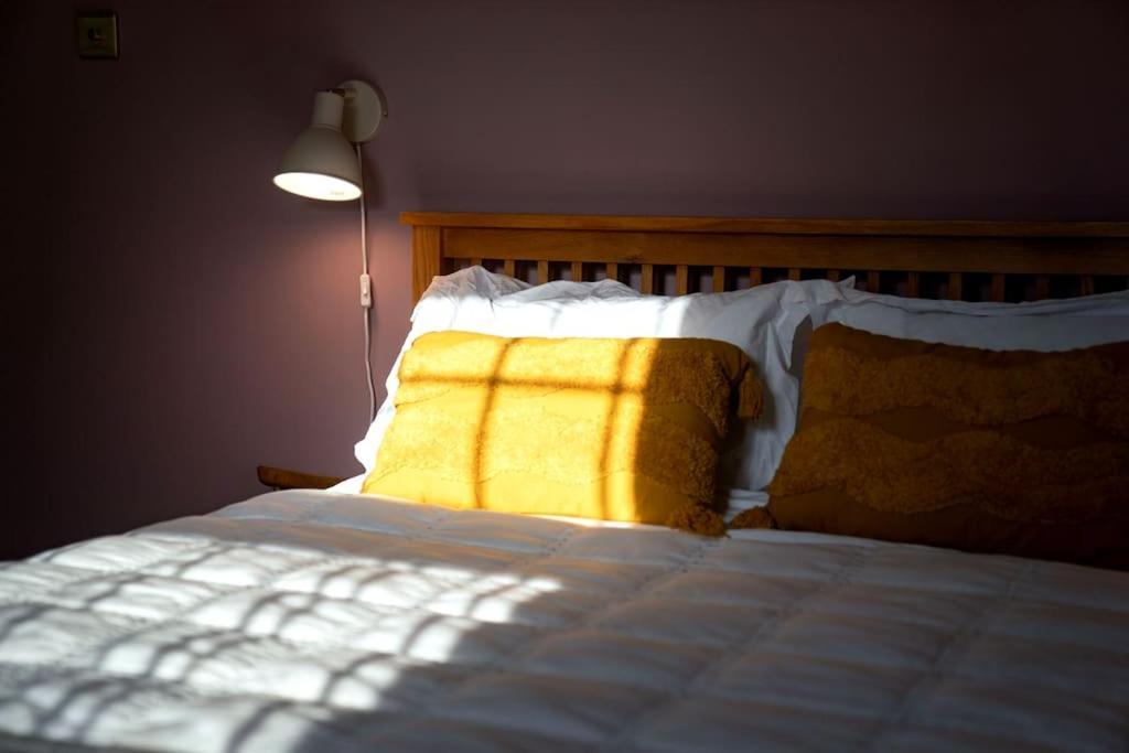 Northdene Cottage - Cosy Old Fisherman'S Cottage Two Mins From Sea - Free Parking - Wood Burning Stove - Roll Top Bath - Dog Friendly Дил Экстерьер фото
