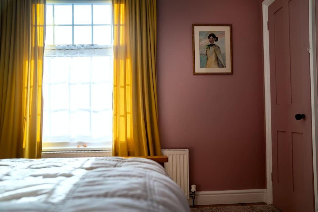 Northdene Cottage - Cosy Old Fisherman'S Cottage Two Mins From Sea - Free Parking - Wood Burning Stove - Roll Top Bath - Dog Friendly Дил Экстерьер фото