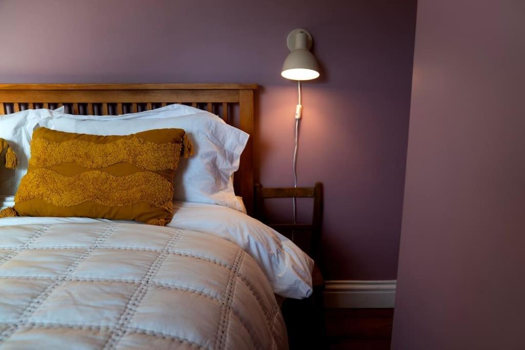Northdene Cottage - Cosy Old Fisherman'S Cottage Two Mins From Sea - Free Parking - Wood Burning Stove - Roll Top Bath - Dog Friendly Дил Экстерьер фото
