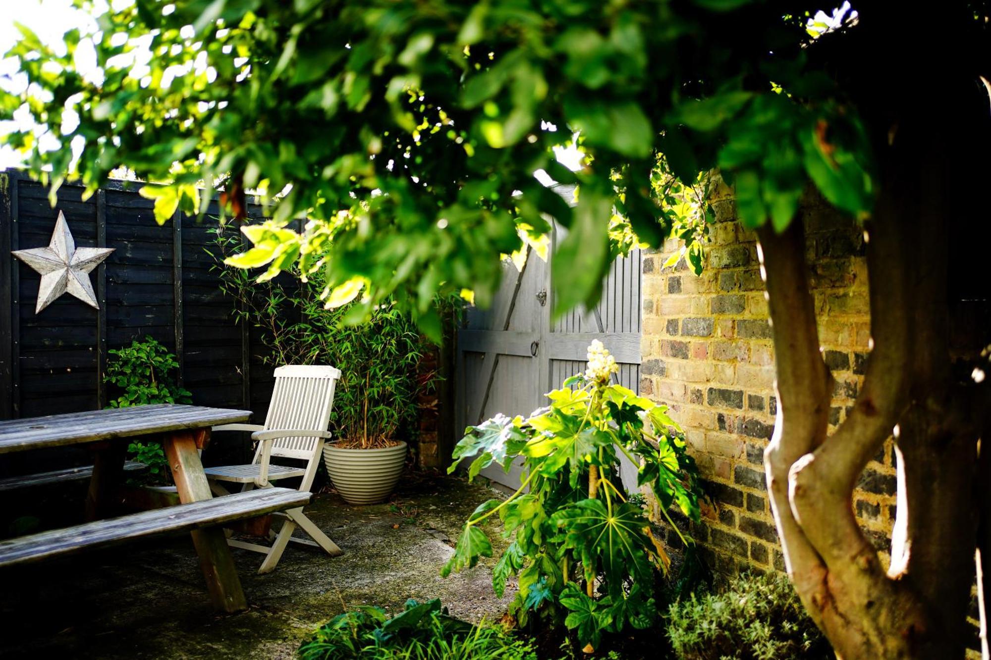 Northdene Cottage - Cosy Old Fisherman'S Cottage Two Mins From Sea - Free Parking - Wood Burning Stove - Roll Top Bath - Dog Friendly Дил Экстерьер фото