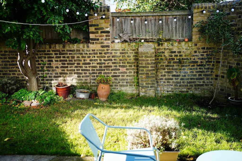 Northdene Cottage - Cosy Old Fisherman'S Cottage Two Mins From Sea - Free Parking - Wood Burning Stove - Roll Top Bath - Dog Friendly Дил Экстерьер фото